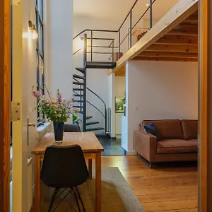https://apartment-with-own-courtyard-in-historical-centre.hotelsantwerp.net
